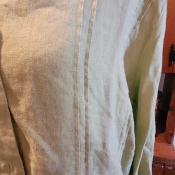 #121 Sage linen cuffed blouse - Picture 5 of 8